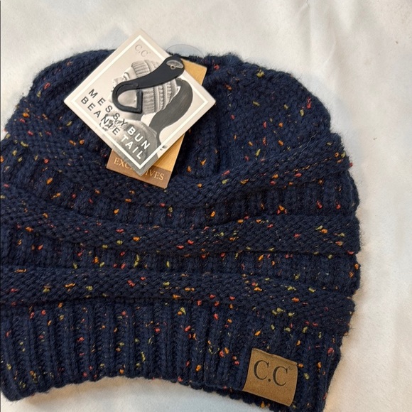 C.C Exclusives, Adult Navy Beanie with Multicolor Speckles, hole for bun, NWT - Picture 9 of 9